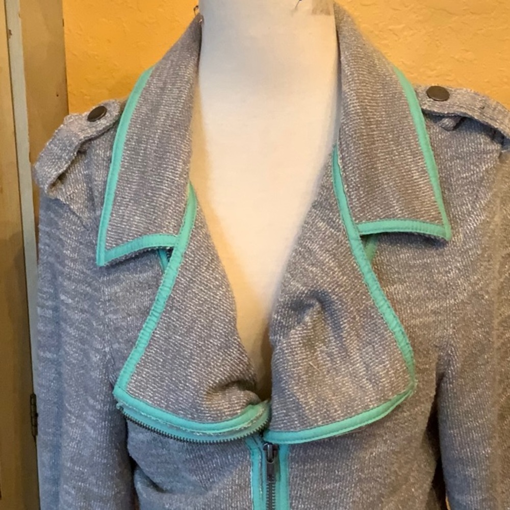 jacket - Picture 2 of 9